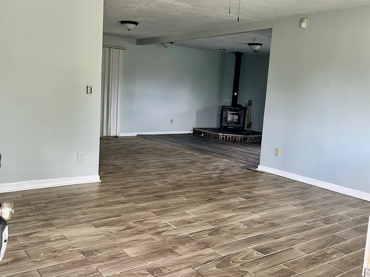 3 bed, 1026 sqft, $1,825 — Photo 2