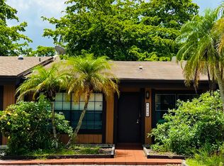 10120 Acorn Ln, Pembroke Pines, FL 33026