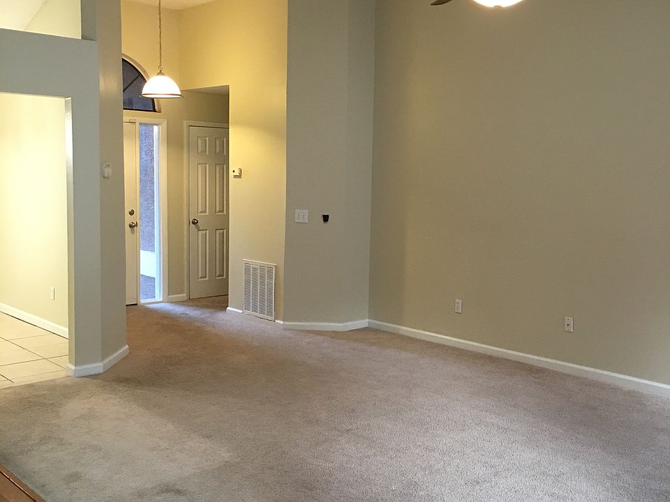 1st image of 851 Lake Jackson Cir