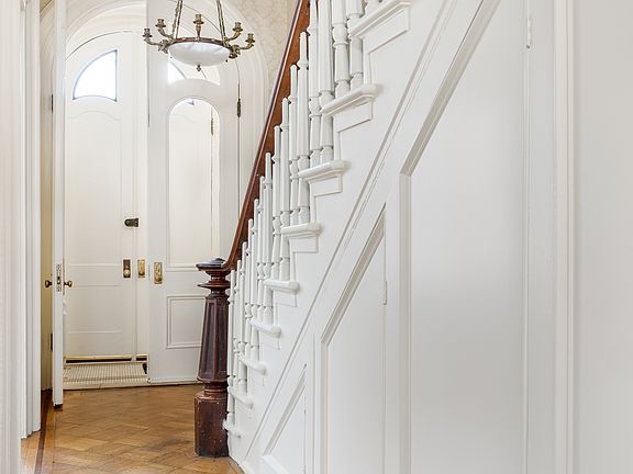 3rd image of 261 Hicks St #1