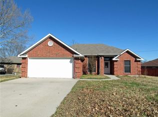 518 N 2nd St, Krum, TX 76249