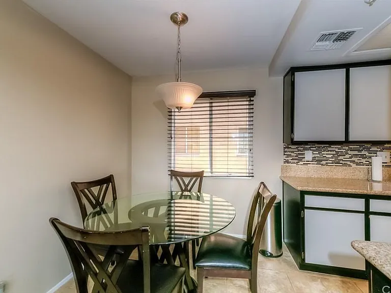 8615 Beverly Blvd #6 — Photo 12