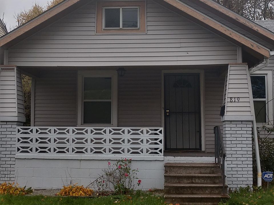 1st image of 819 Merton Ave