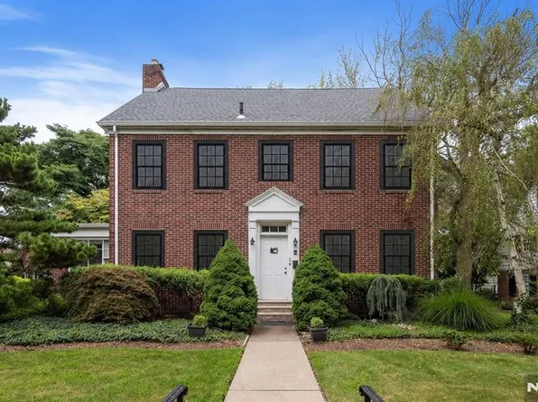 210 Spring Valley Ave, Hackensack, NJ 07601