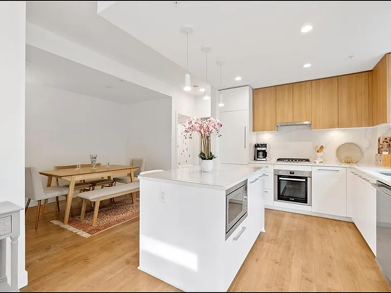 2035 Glenaire Dr #176 — Photo 5