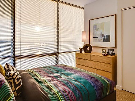 4th image of 1528 N Halsted St #B