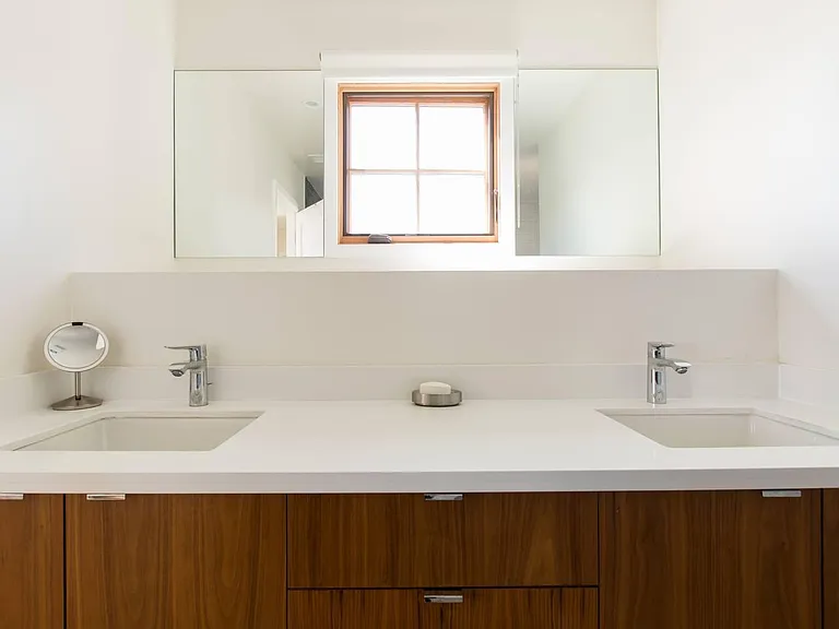 1319 Yale St #1 — Photo 19