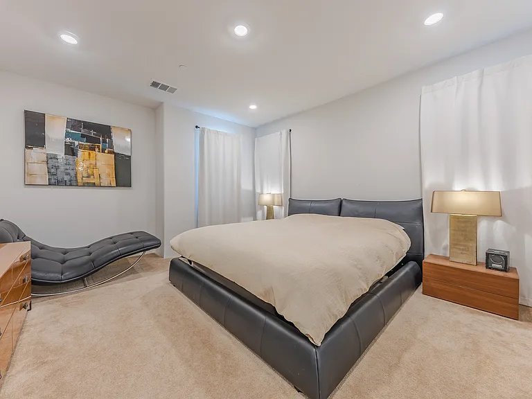 387 Sawbuck — Photo 13