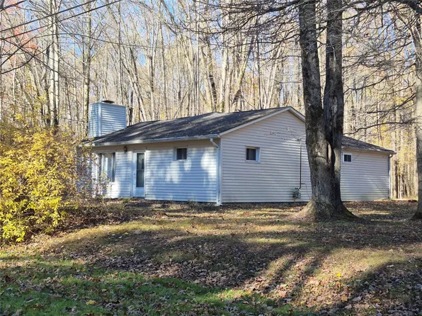 1698 Lakeview St, Jamestown, PA 16134