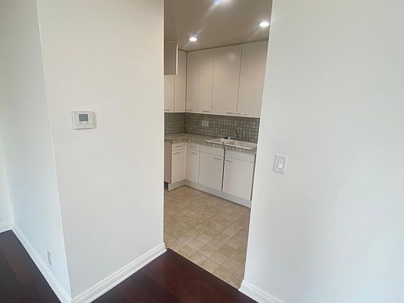 4th image of 849 S Shenandoah St APT 302