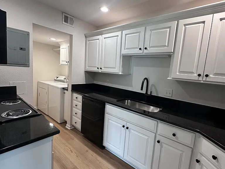 4201 S Minnie St #7 — Photo 4