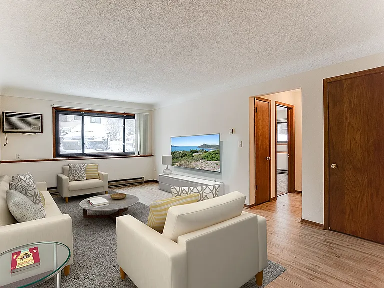 Mark Court Apartments — Photo 6