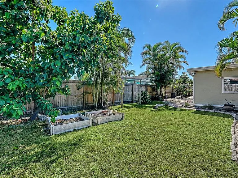 3507 Pinecrest St — Photo 40