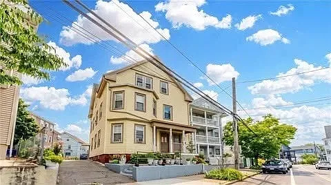 264 Douglas Ave