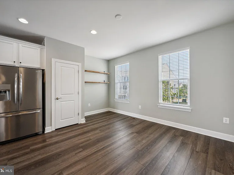 13827 Litespeed Way — Photo 10