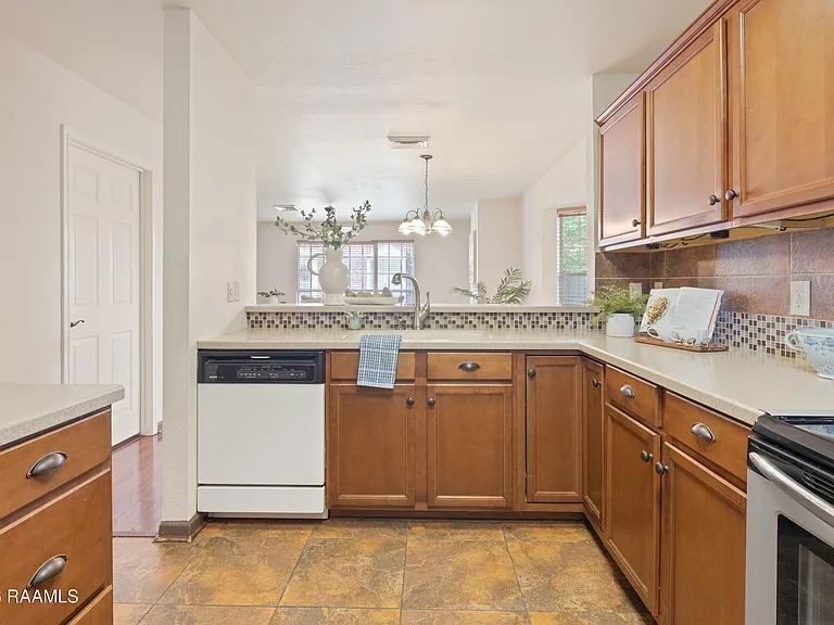 416 Doucet Rd #5F — Photo 15