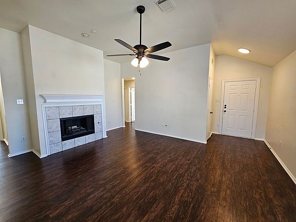 4th image of 1120 Chesterfield Dr