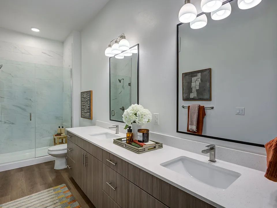 The Flynn at Live Oak apartments community photo