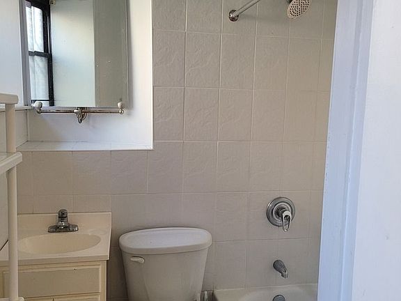 4th image of 469 Clinton Ave APT 10