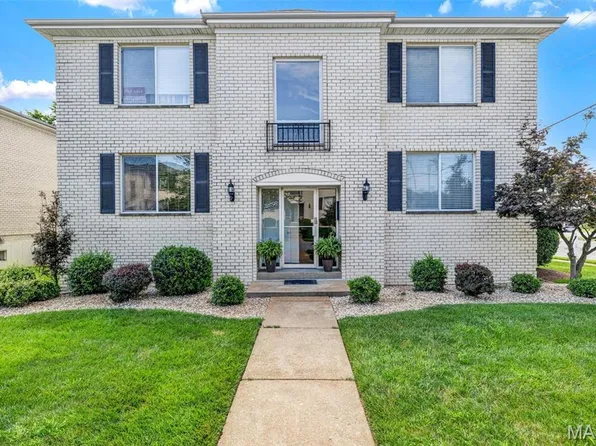 12598 Chardin Pl APT 3, Saint Louis, MO 63128