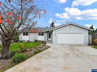 1500 Carobelle Ct, Cottage Grove, OR 97424