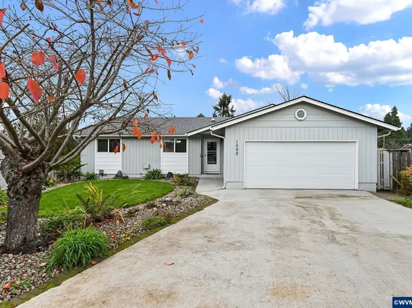1500 Carobelle Ct, Cottage Grove, OR 97424