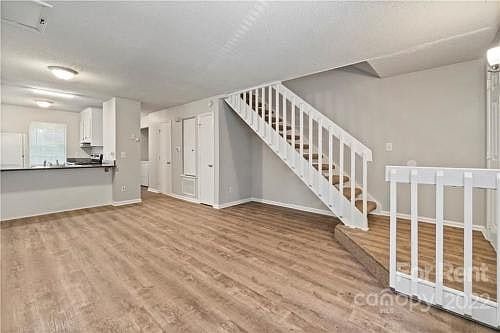 3rd image of 3916 Briarhill Dr #3916
