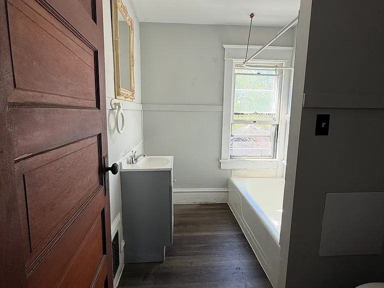 1127 Lake St #A/B — Photo 5