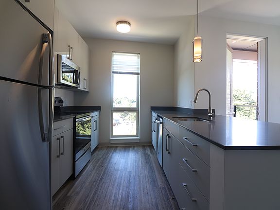 3rd image of 161 Washington St #1302