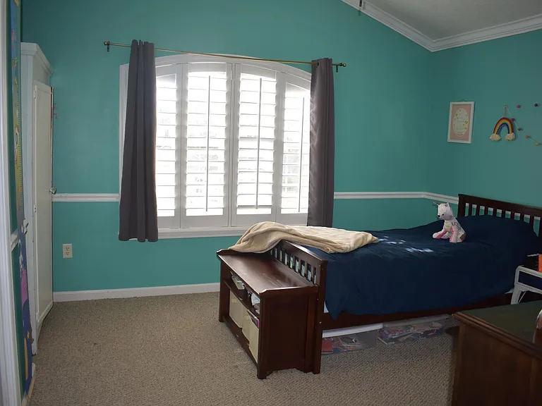 bedroom 5 (upstairs)