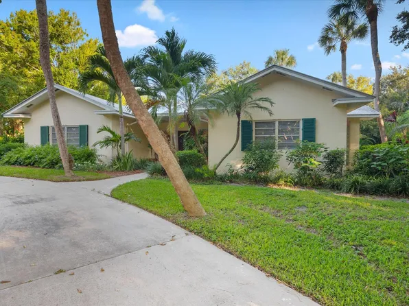 24/22 Via Lucindia Drive, Sewalls Point, FL 34996