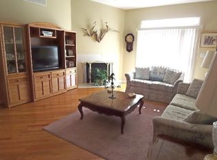 1206 Glen Mor Dr #A, Shorewood, IL 60404