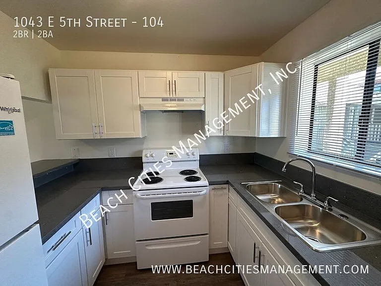1043 E 5th St #104 — Photo 11