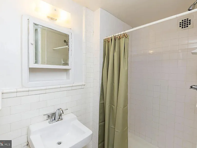 1324 Locust St #530 — Photo 28