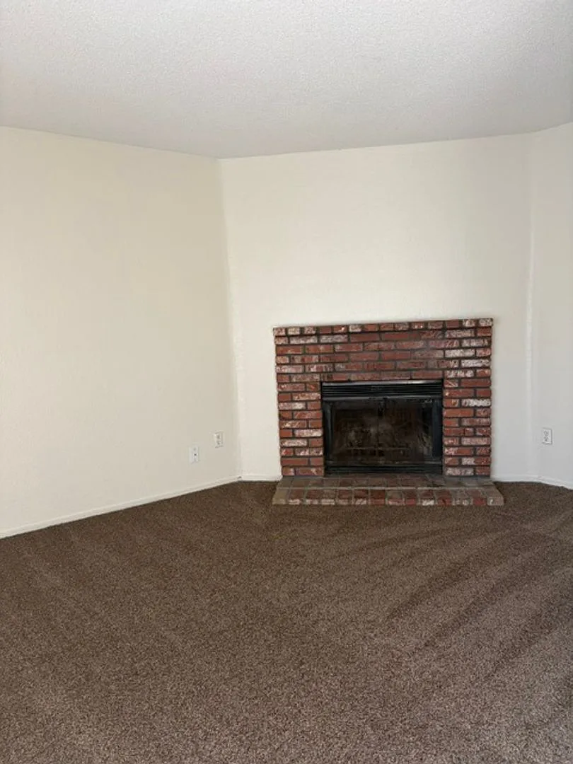 2323 Chester Ln. #16 - Upstairs Apartment — Photo 2