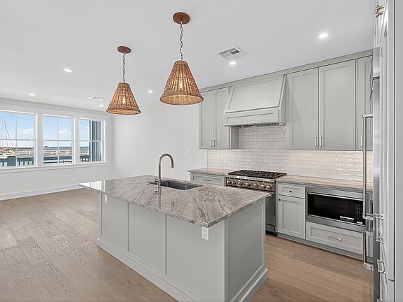 3rd image of 136 W Cotter Ave #2