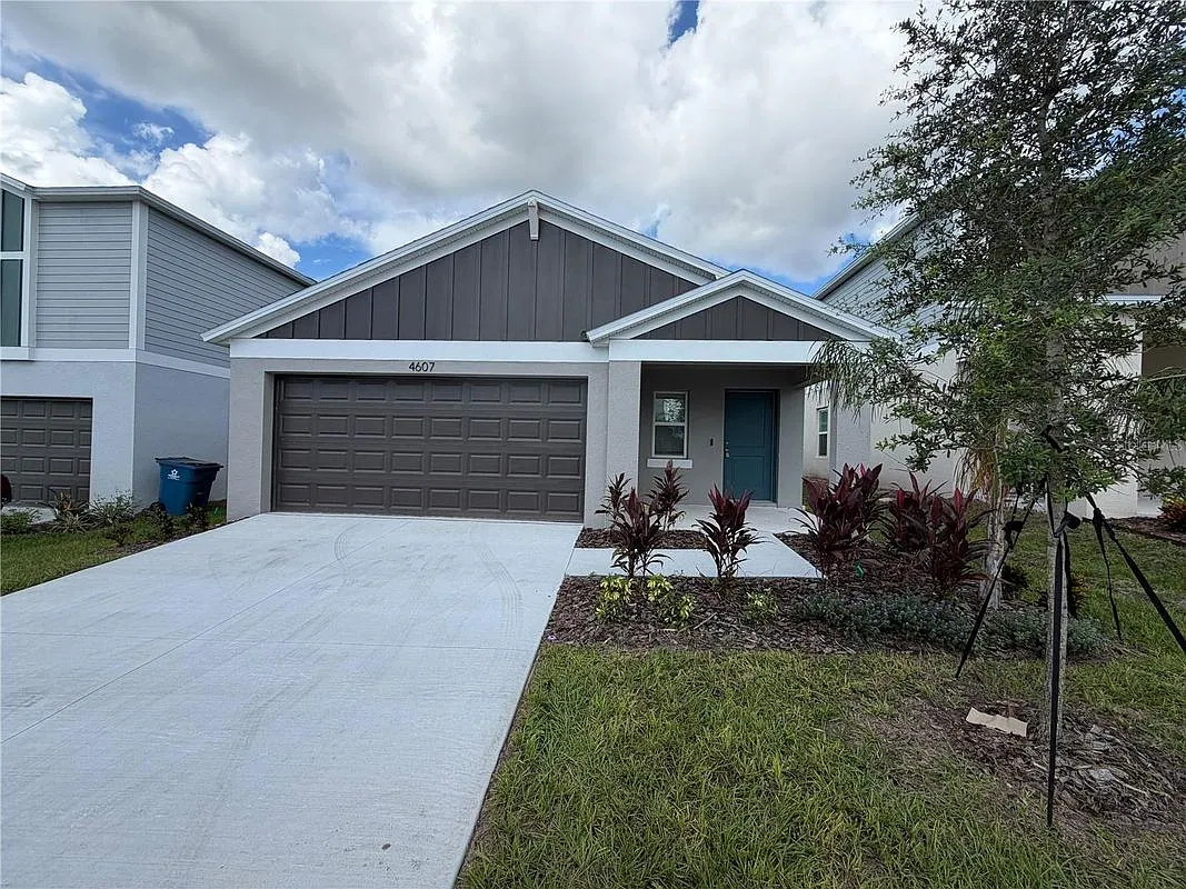 3 bed, 2.0 bath, 1615 sqft, $2,600 — Photo 1