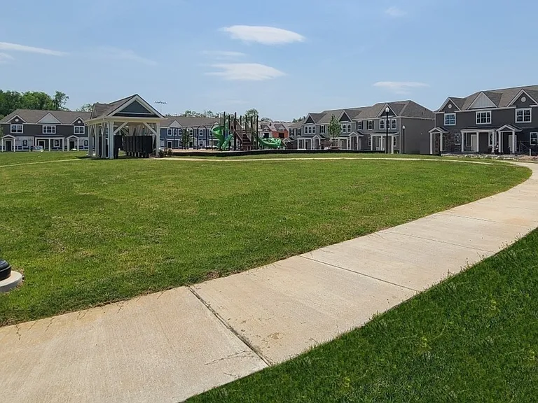 129 Cecil Rd — Photo 27