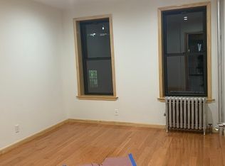 135 E Broadway #2B, New York, NY 10002