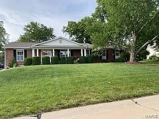 9809 Roundhill Dr photo 1