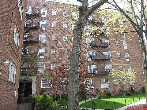 1st image of 6692 Selfridge St
