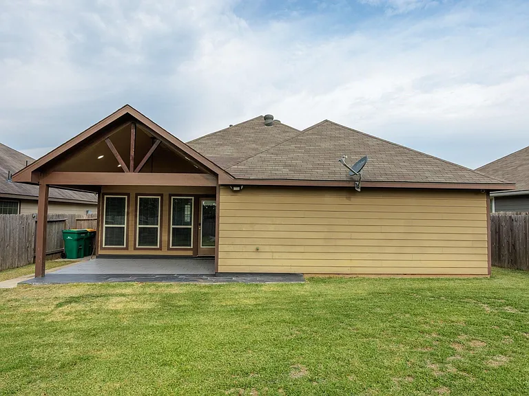 1945 Briar Grove Dr — Photo 19