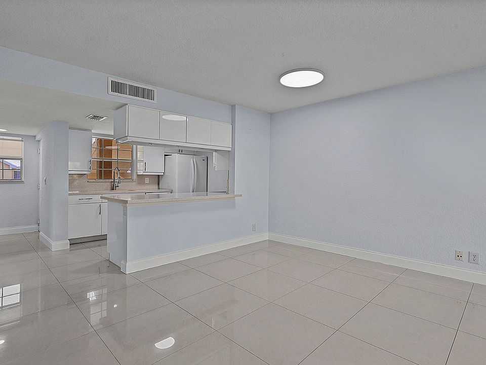 1st image of 6300 La Costa Dr APT E