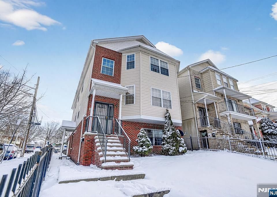 1st image of 28 Clinton Pl