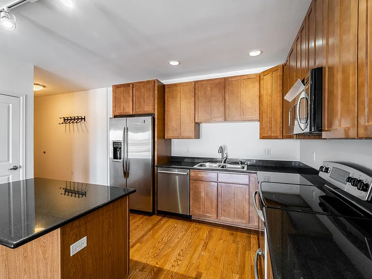 1950 N Logan St #805 — Photo 6