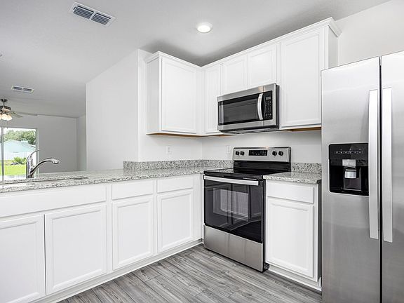 5th image of 375 SW Dwight Avenue