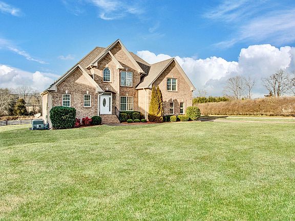 2nd image of 348 Ironwood Cir