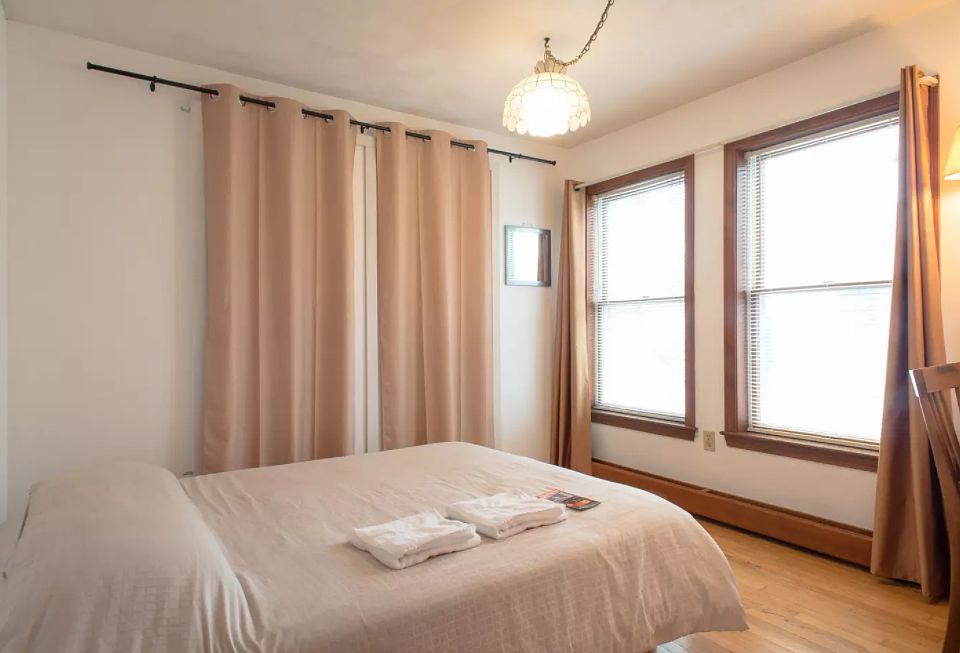 1st image of 28 Orleans St Floor 3-7