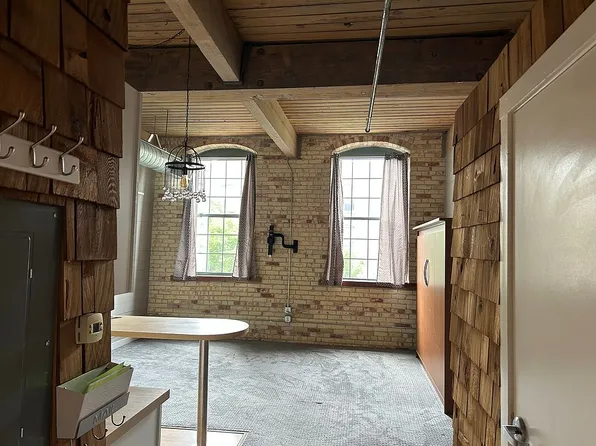 940 Monroe Ave NW, Grand Rapids, MI 49503