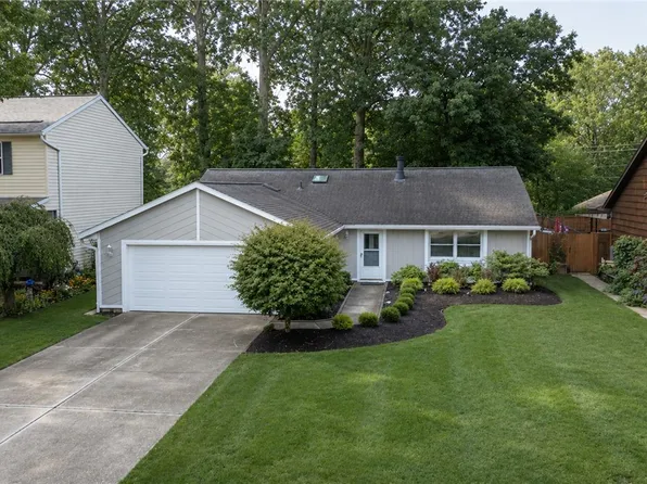 38158 Strumbly Pl, Willoughby, OH 44094